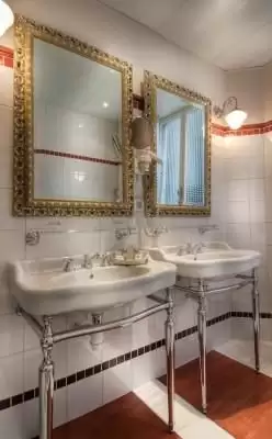 BEST WESTERN PREMIER Hôtel Trocadéro la Tour Paris  – Bathroom in Hotel Trocadero La Tour