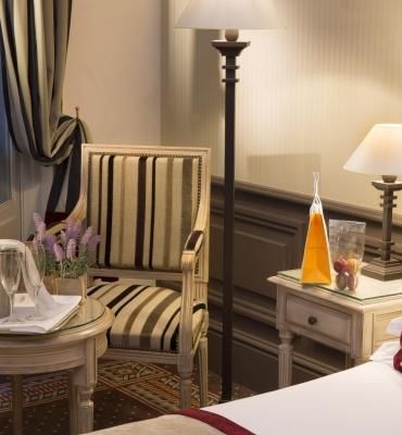 BEST WESTERN PREMIER Hôtel Trocadéro la Tour Paris  – Camera Classica